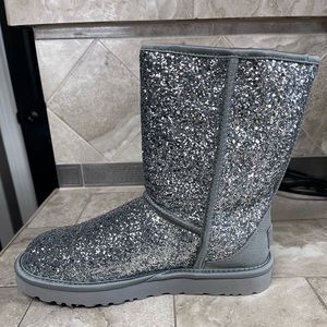 Ugg Classic Short Cosmos Silver.